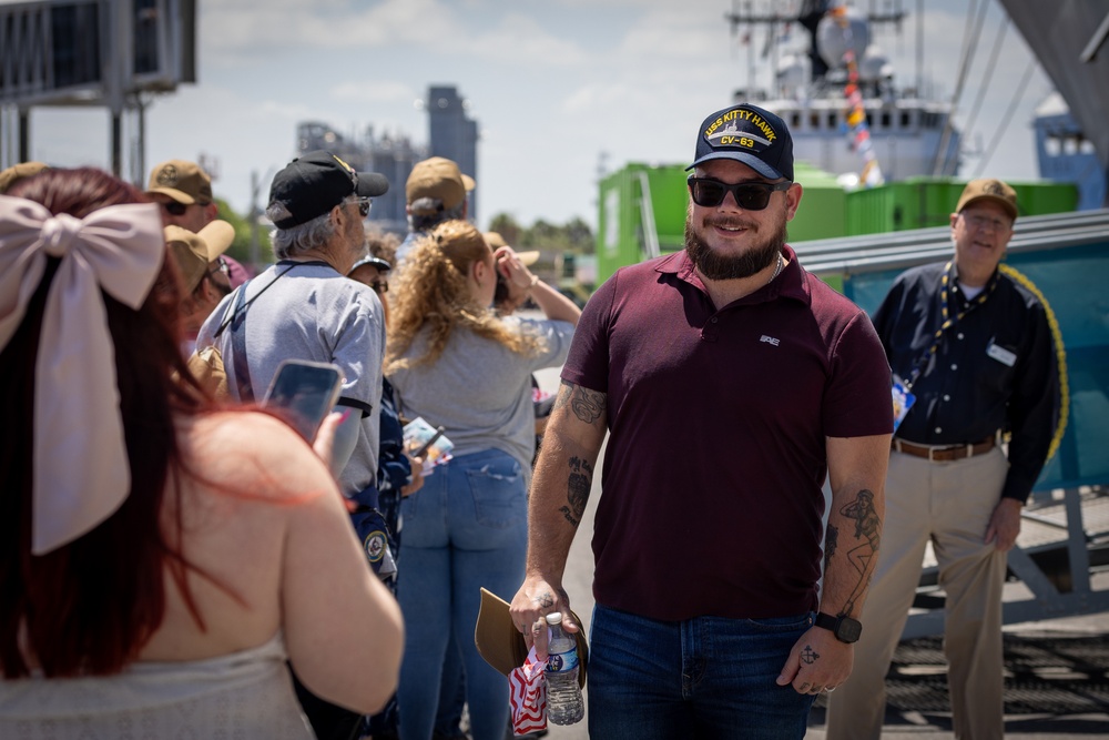 U.S. veterans toured the USS New York