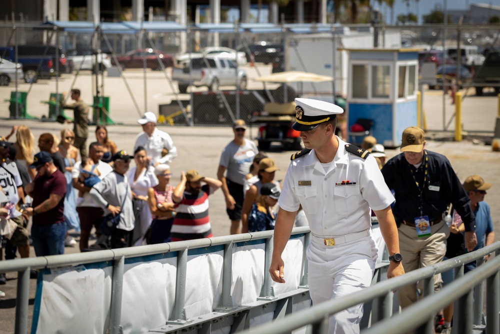 U.S. veterans toured the USS New York