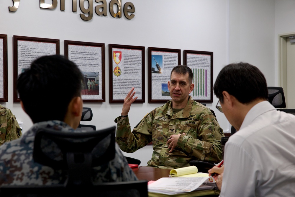 Koku-Jieitai Officers Visit 38th Air Defense Artillery Brigade