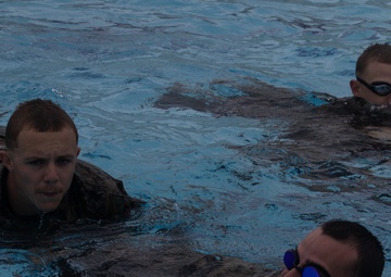 31st MEU | Water Survival Advanced