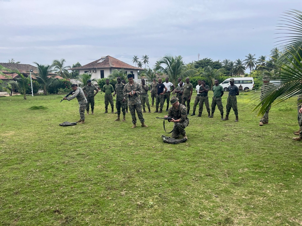 Reserve Marines Lead Martial Arts, Weapons Training with São Toméan Military