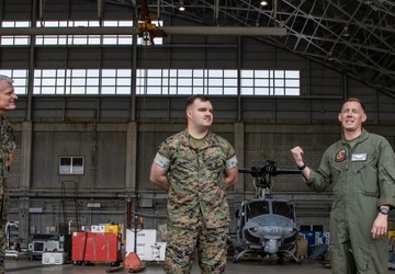 III MEF commanding general visits VMM 265 (Rein.)