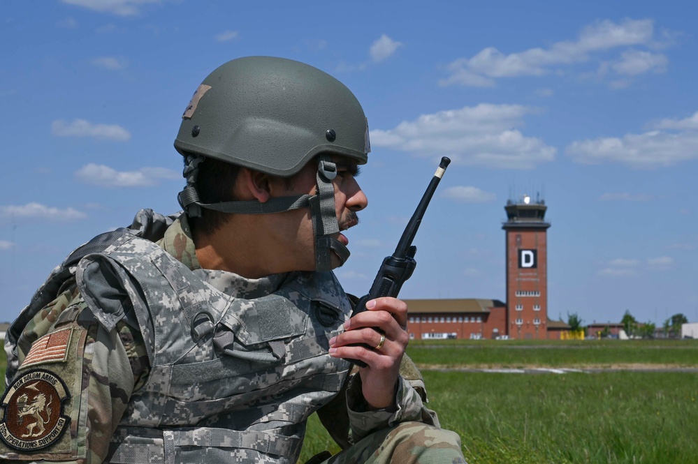Skyway Chariot: 100th OSS Airmen operate contingency flight line