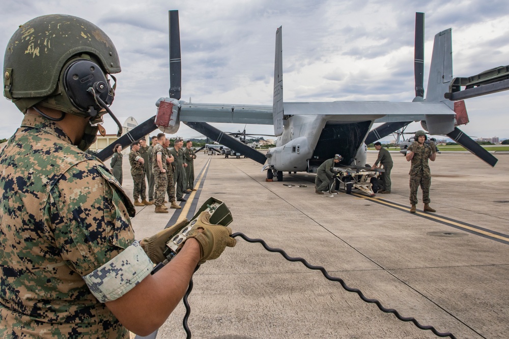 III MEF commanding general visits VMM 265 (Rein.)