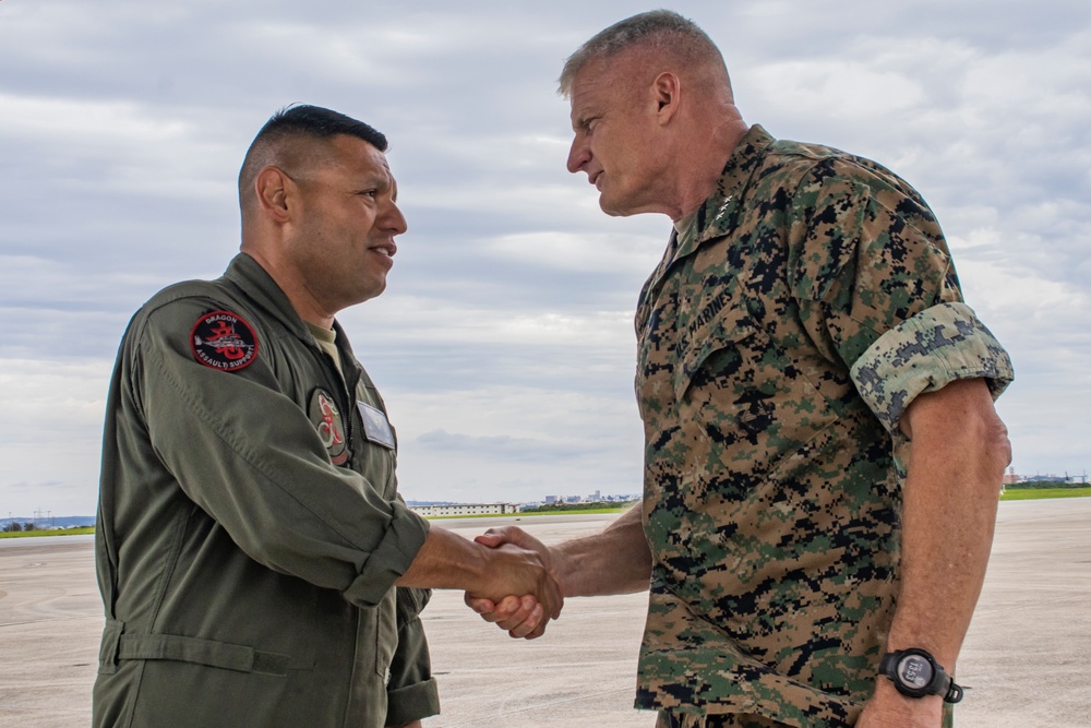 III MEF commanding general visits VMM 265 (Rein.)