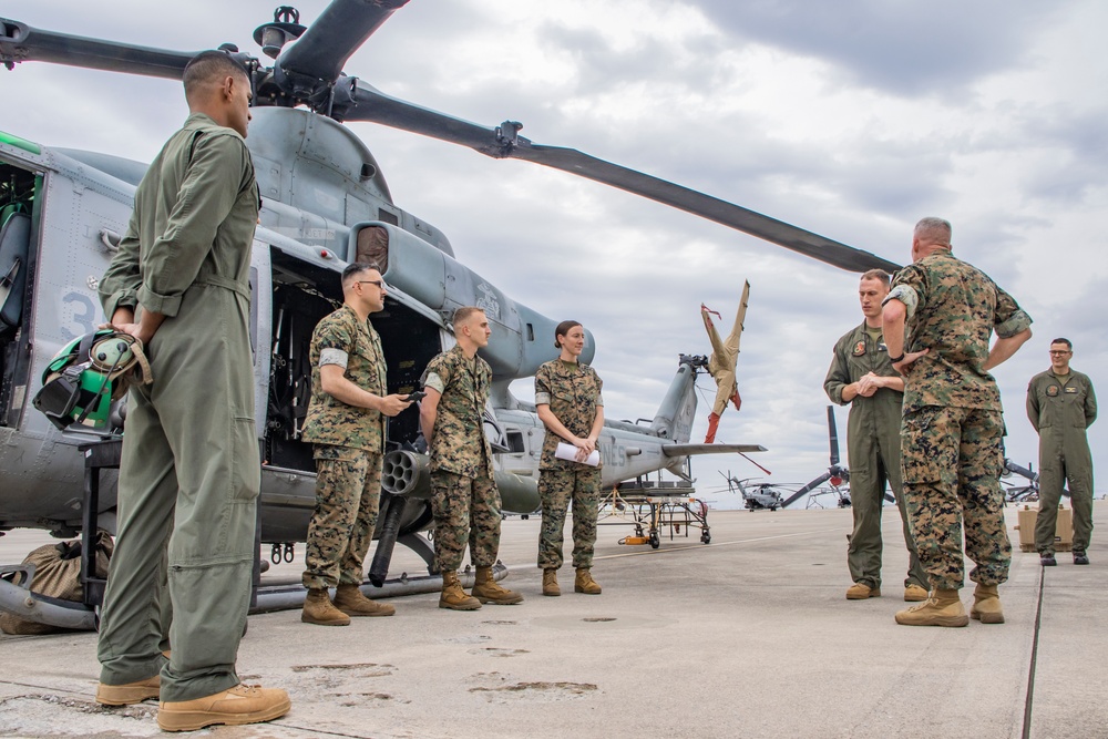 III MEF commanding general visits VMM 265 (Rein.)