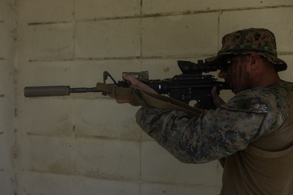 Activated Reserve Marines Conduct MOUT Training during Korea Viper 25.4