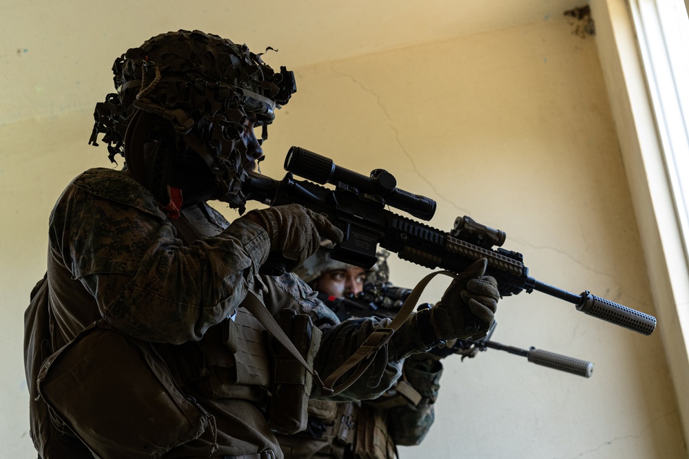 Activated Reserve Marines Conduct MOUT Training during Korea Viper 25.4