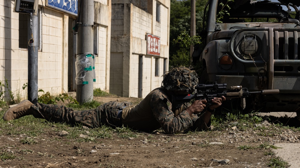 Activated Reserve Marines Conduct MOUT Training during Korea Viper 25.4
