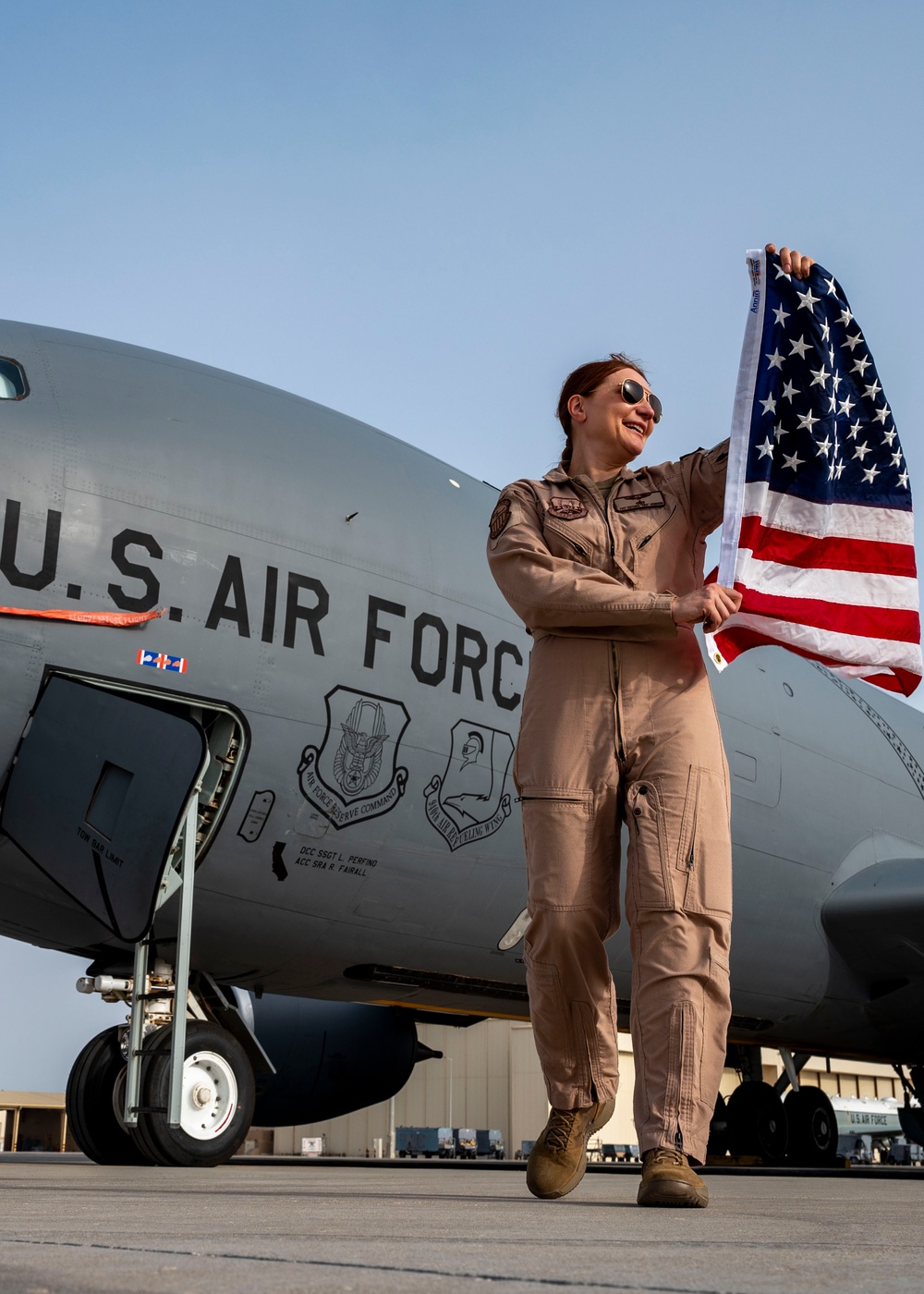 Stratotanker Crew Aerially Refuel A-10s