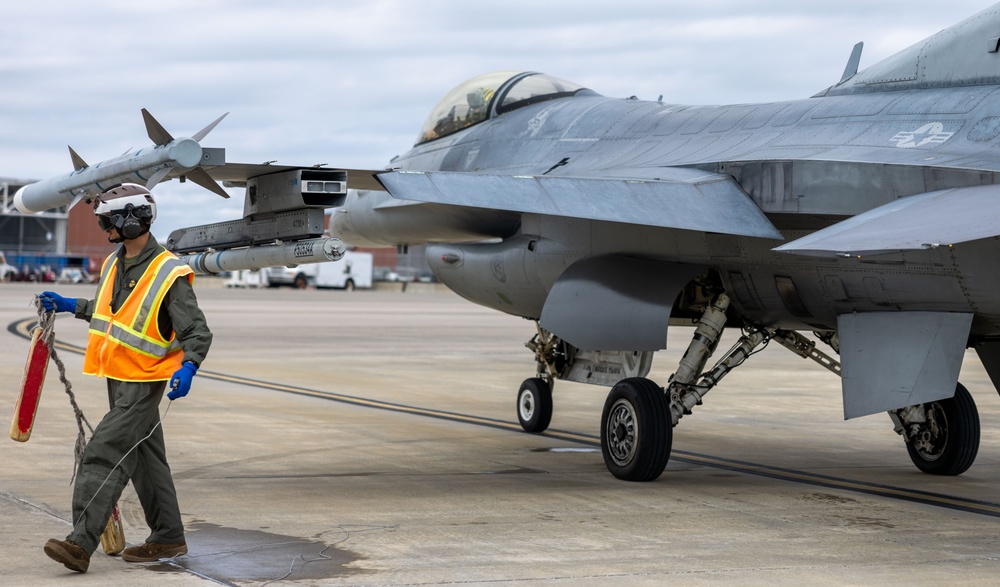 Marines Fuel Falcon Combat Training