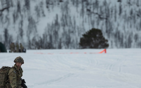 Paratroopers drop into Norway for Swift Response 25