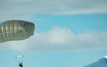 82nd Airborne Division's Panther Brigade conducts Joint Force Entry into Norway during Swift Response