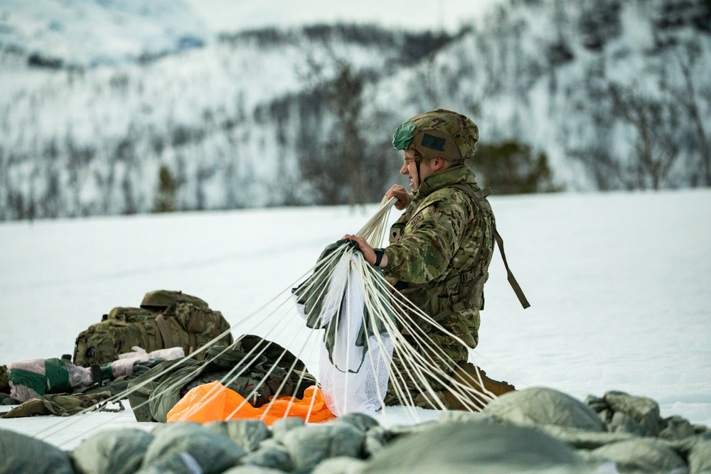82nd Airborne Division's Panther Brigade conducts Joint Force Entry into Norway during Swift Response