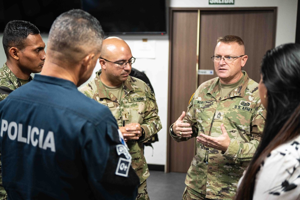 Missouri Guard, Panama Share Knowledge in Bilateral Training