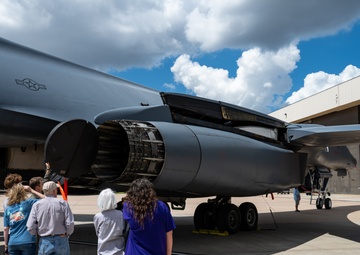 Lt. Col. William E. Dyess relatives tour base