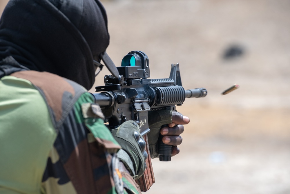Joint Special Forces Train on Firing Range