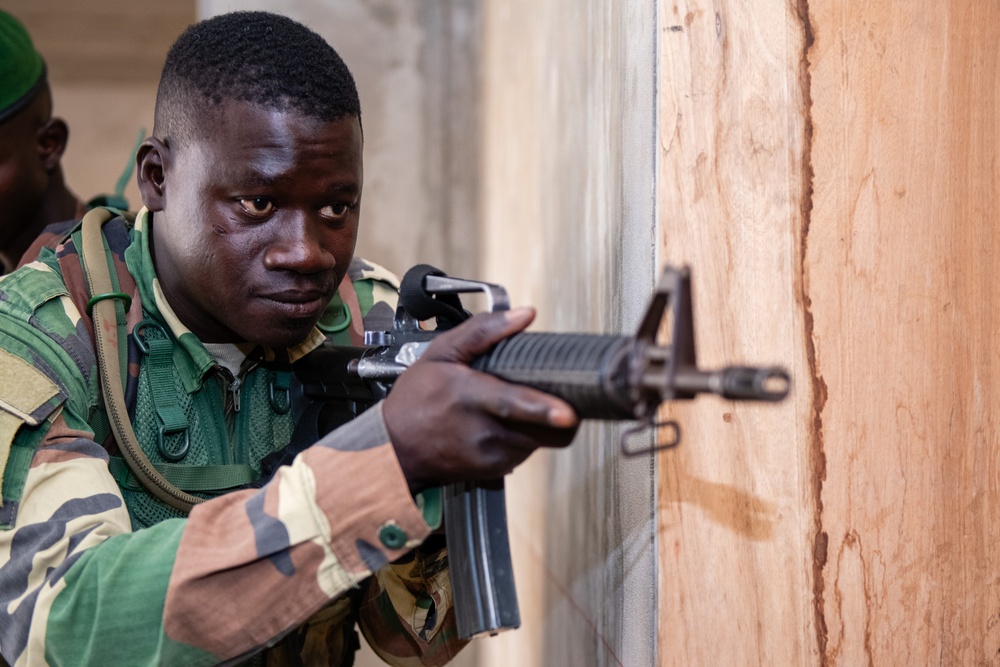 Partners: COFUMACO and Royal Netherlands Forces Conduct Bilateral Training