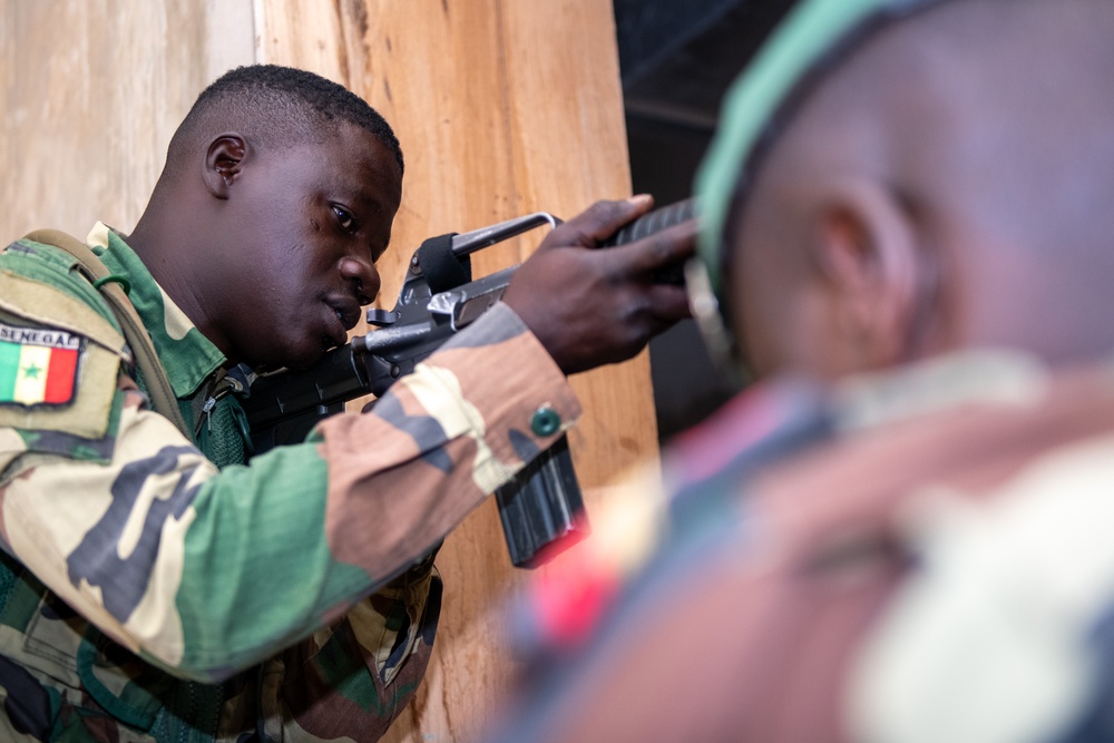 Partners: COFUMACO and Royal Netherlands Forces Conduct Bilateral Training