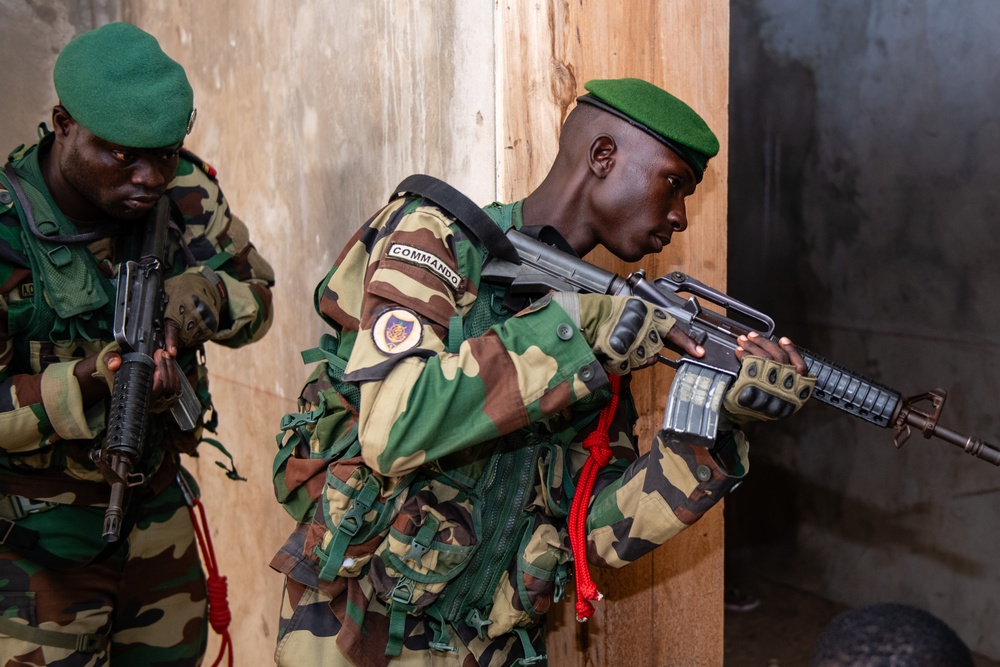 Partners: COFUMACO and Royal Netherlands Forces Conduct Bilateral Training
