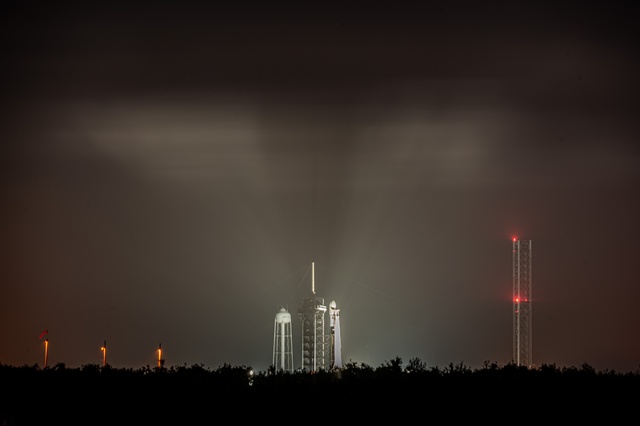 Starlink 6-83 Launches from Kennedy Space Center