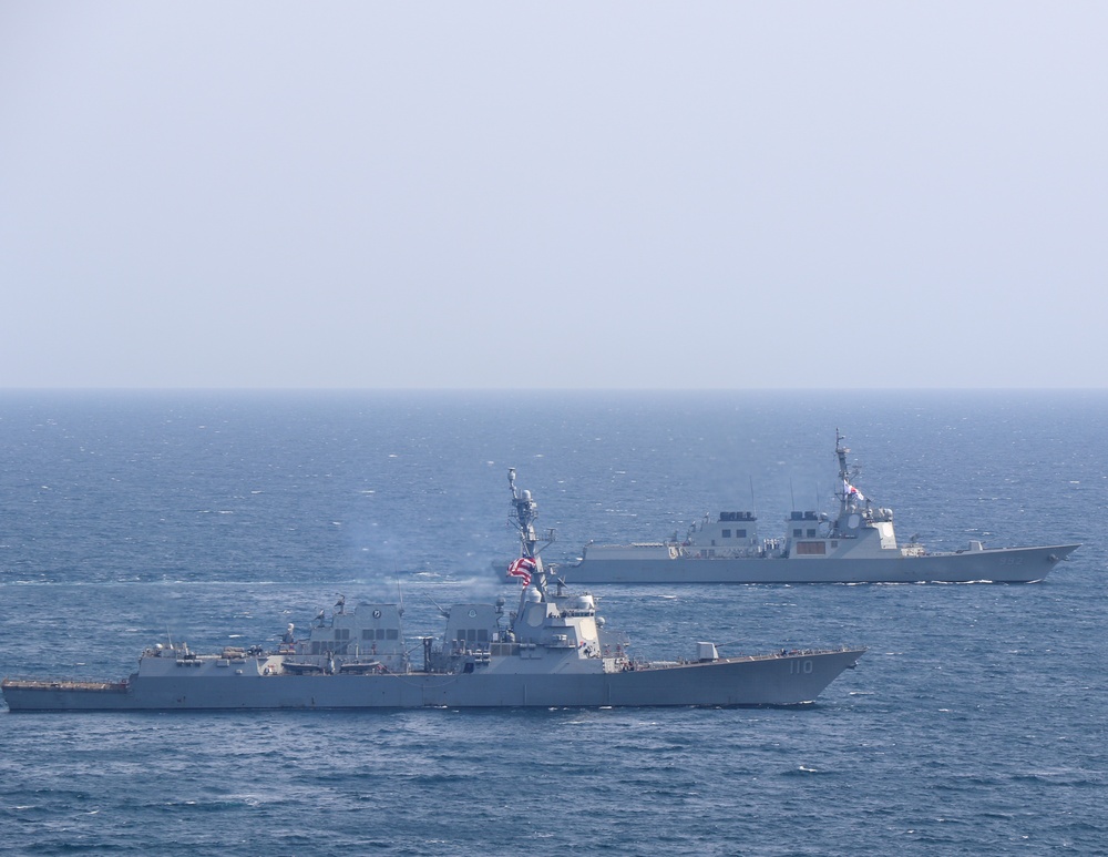 USS William P. Lawrence and Republic of Korea Sail During Maritime Counter Special Operations Exercise