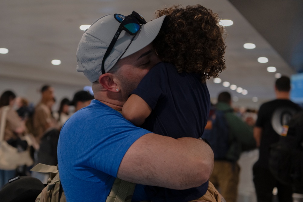 141st ACS deployers arrival