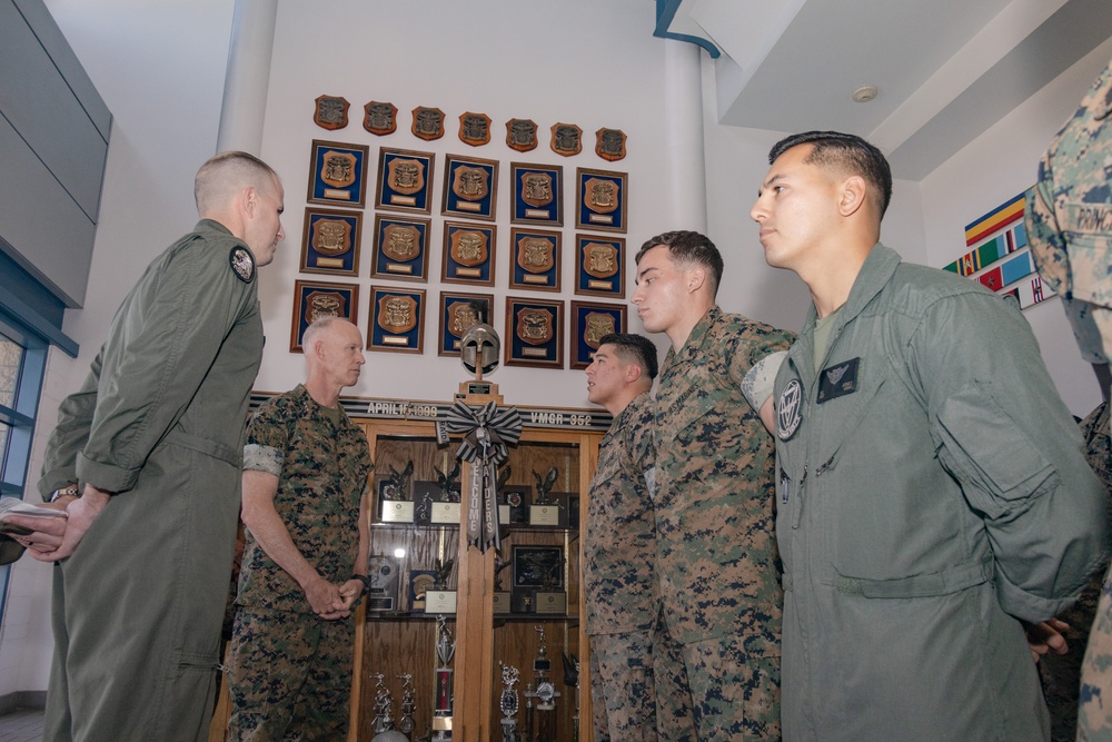 MARFORPAC commander visits 3rd MAW