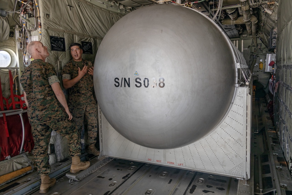 MARFORPAC commander visits 3rd MAW