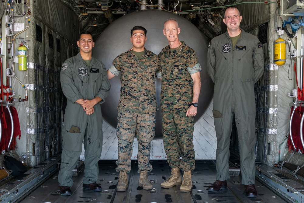 MARFORPAC commander visits 3rd MAW