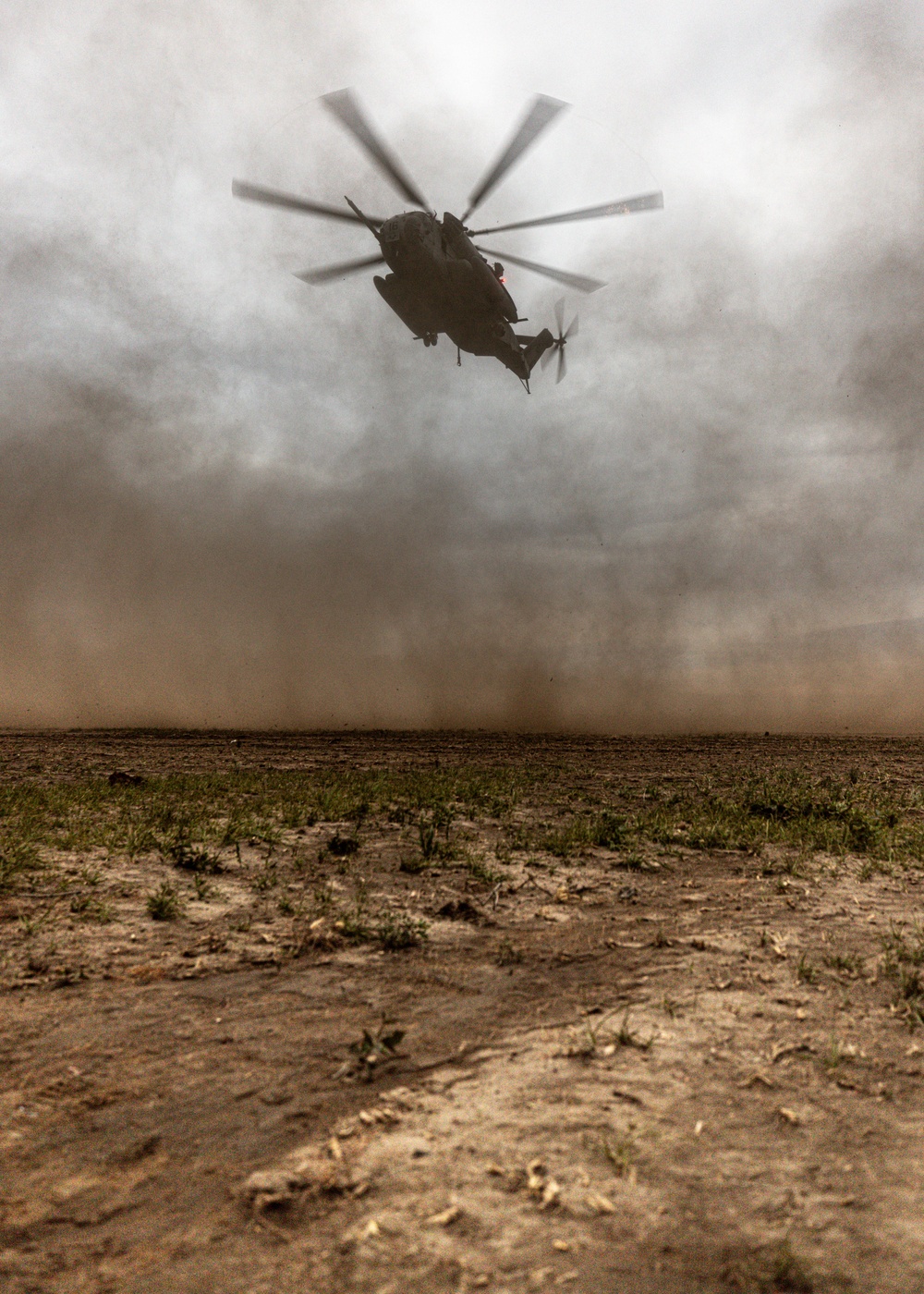 3-319 Gun Devils conduct Operation Copper Drop with Marines assigned to HMH-464