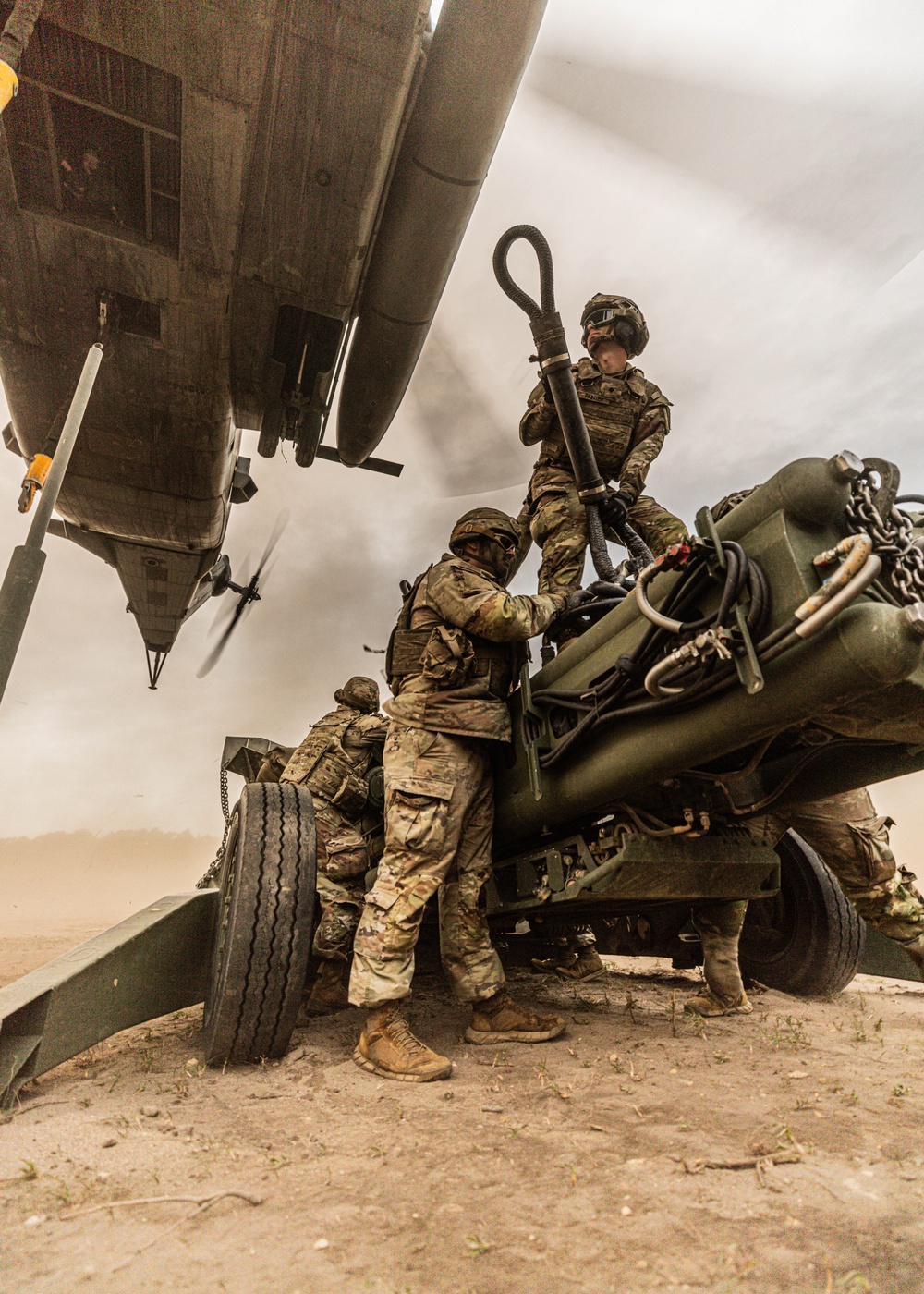 3-319 Gun Devils conduct Operation Copper Drop with Marines assigned to HMH-464