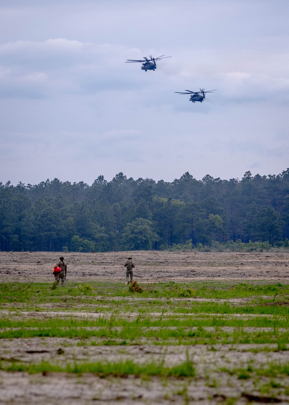 3-319 Gun Devils conduct Operation Copper Drop with Marines assigned to HMH-464