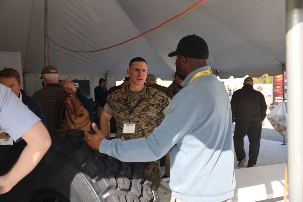 Advanced Amphibious Assault hosts first Industry Day at Program Executive Office Land Systems
