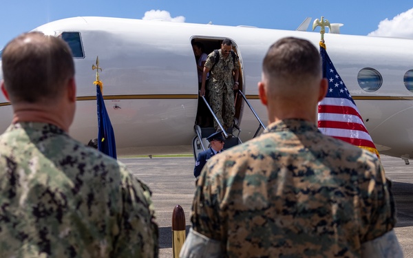 USSOUTHCOM Commander visits MARFORSOUTH