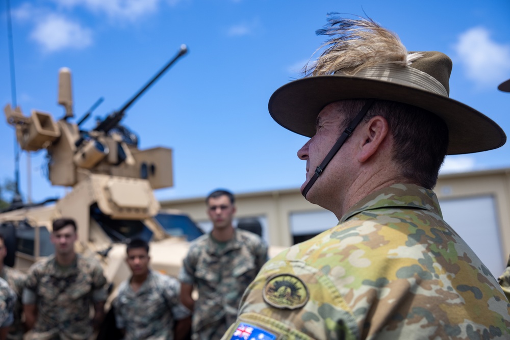 Australian Army Maj. Gen. Ash Collingburn visits Marine Corps Base Hawaii