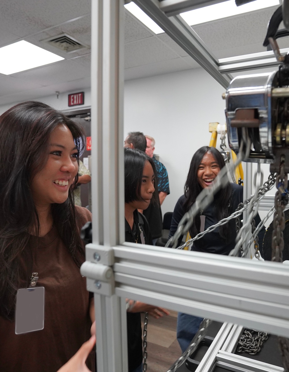 Pearl Harbor Naval Shipyard Hosts Kapolei High School STEM visit