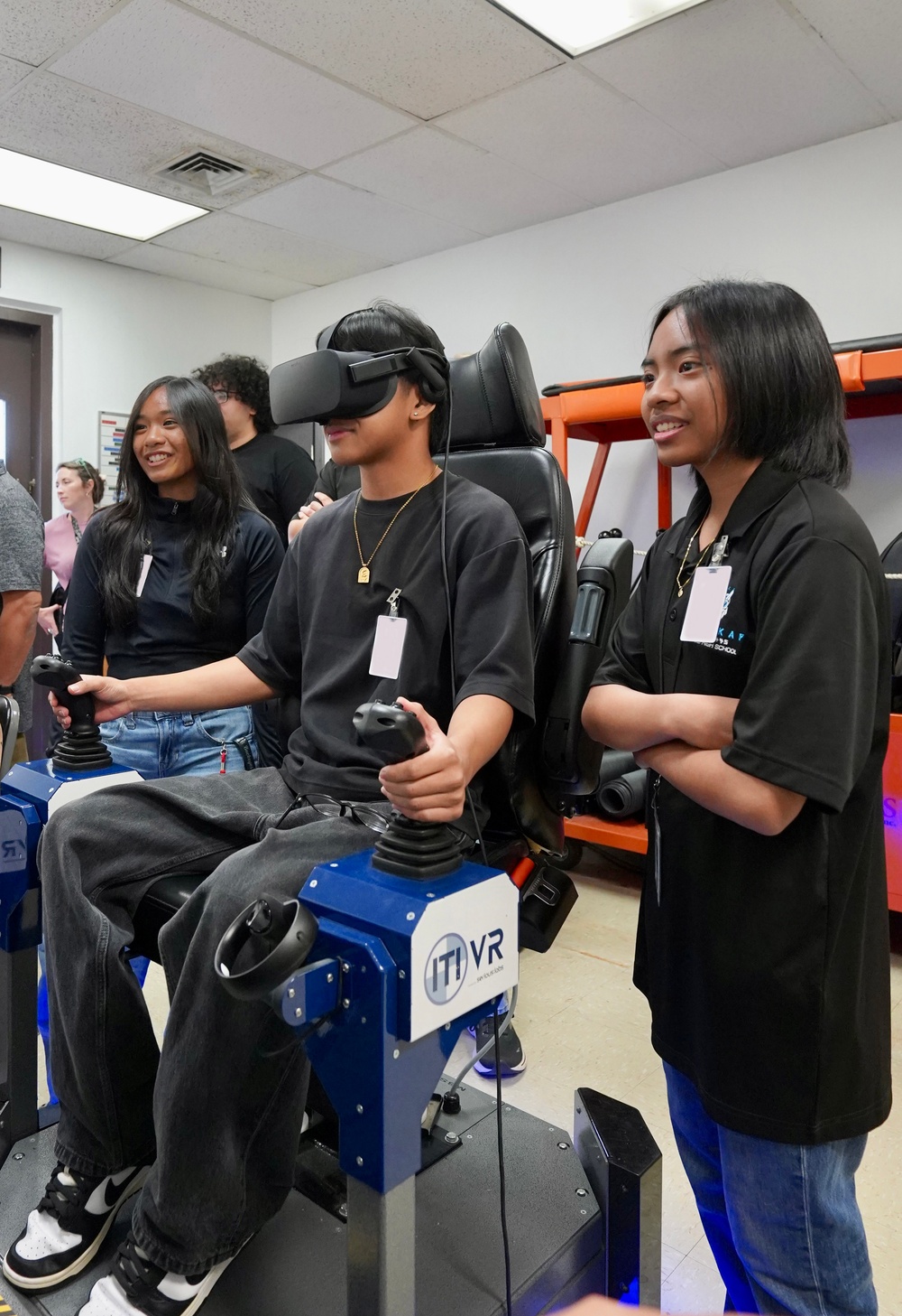 Pearl Harbor Naval Shipyard Hosts Kapolei High School STEM visit