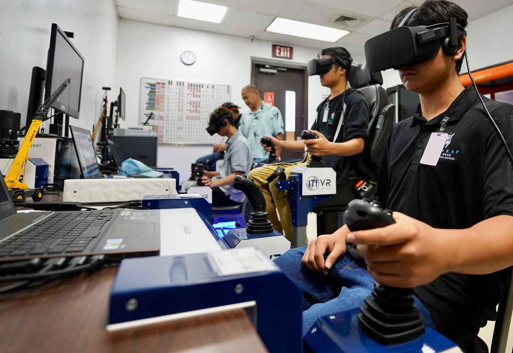 Pearl Harbor Naval Shipyard Hosts Kapolei High School STEM visit