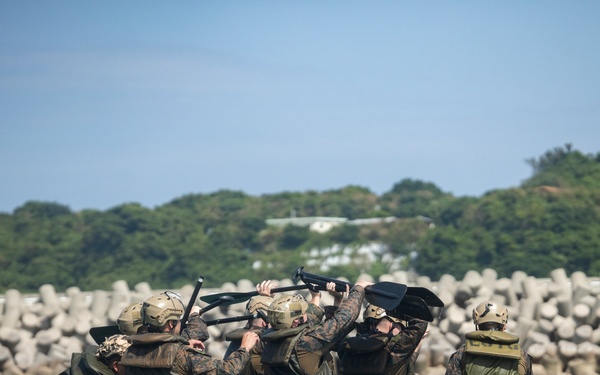 31st MEU Boat Company conducts Small Boat Skills during MEUEX