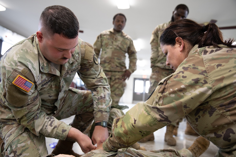 Combat Lifesaver training sharpens Soldier readiness during Annual Training