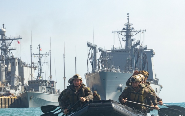 31st MEU Boat Company conducts Small Boat Skills during MEUEX