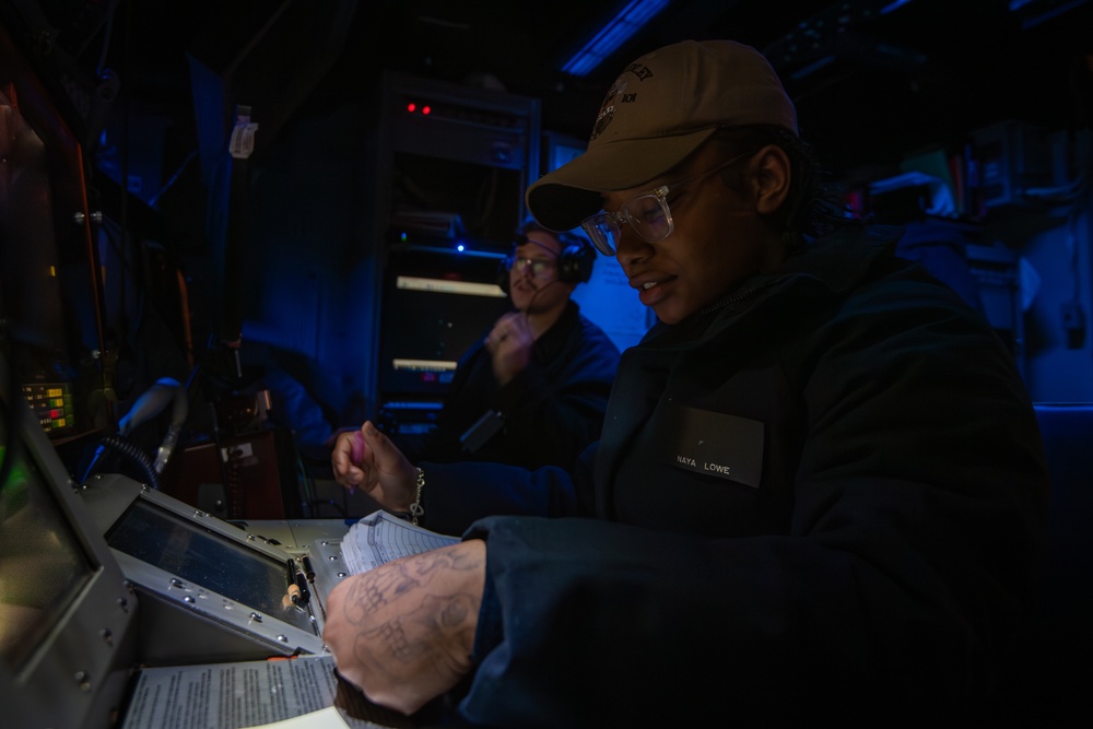 USS Gridley Sailor Evaluates Signals