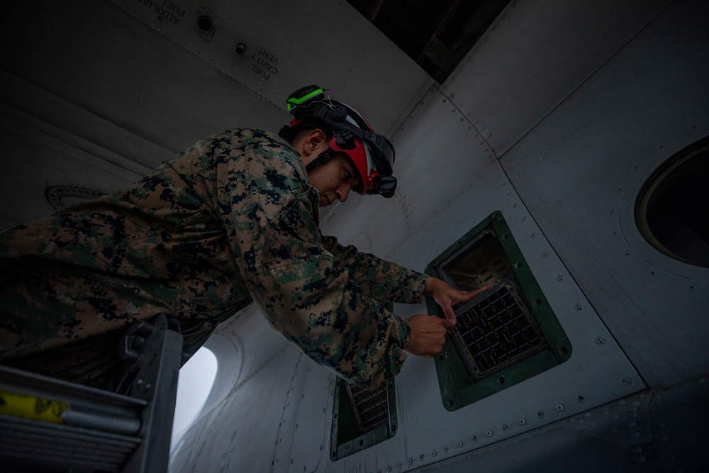U.S. Marine aircraft ordnance technicians train in countermeasures during Kodiak Mace 25