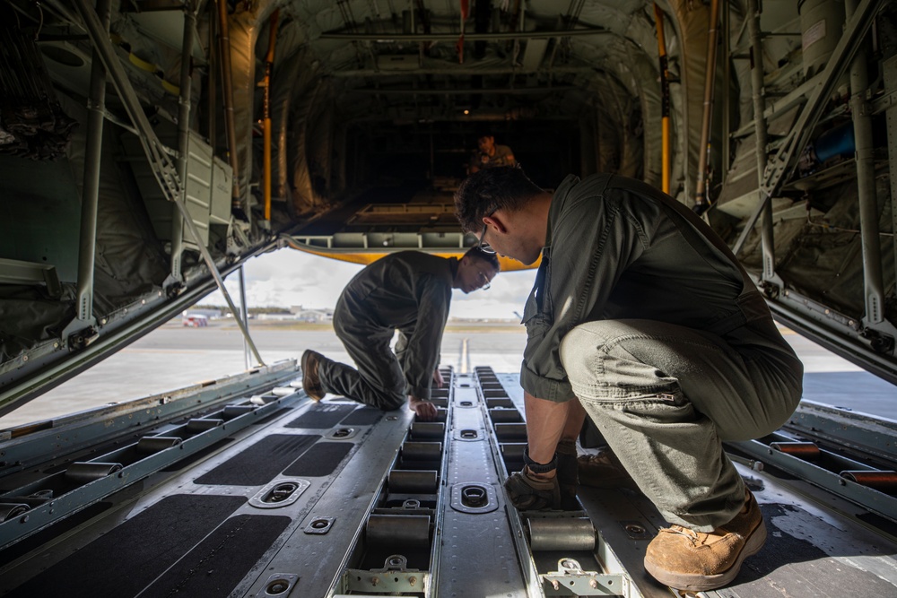 U.S. Marines prepare aircraft for operations during Kodiak Mace 25