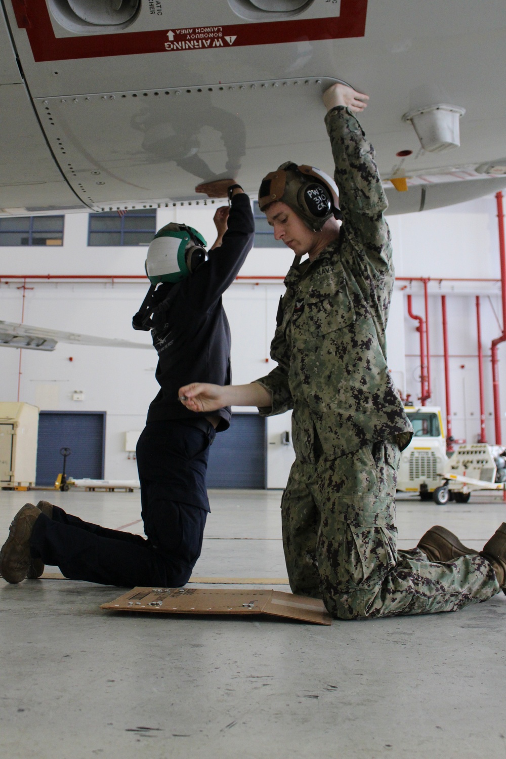 P-8A Poseidon Aft Panel Maintenance