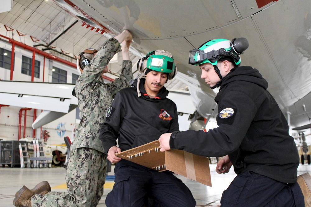 P-8A Poseidon Aft Panel Maintenance