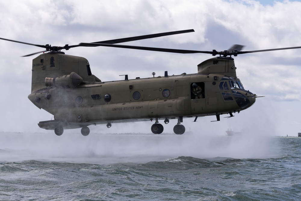 Special Forces and Army Aviators conduct helocast training