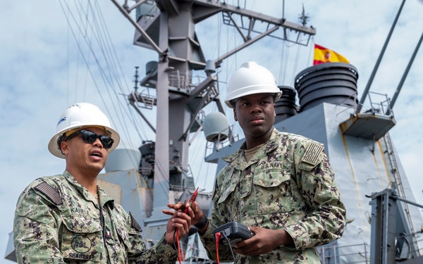 PWD Rota Seabees perform maintenance