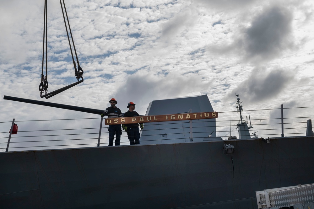 NAVFAC EURAFCENT assists DDG 117 in a replenishment